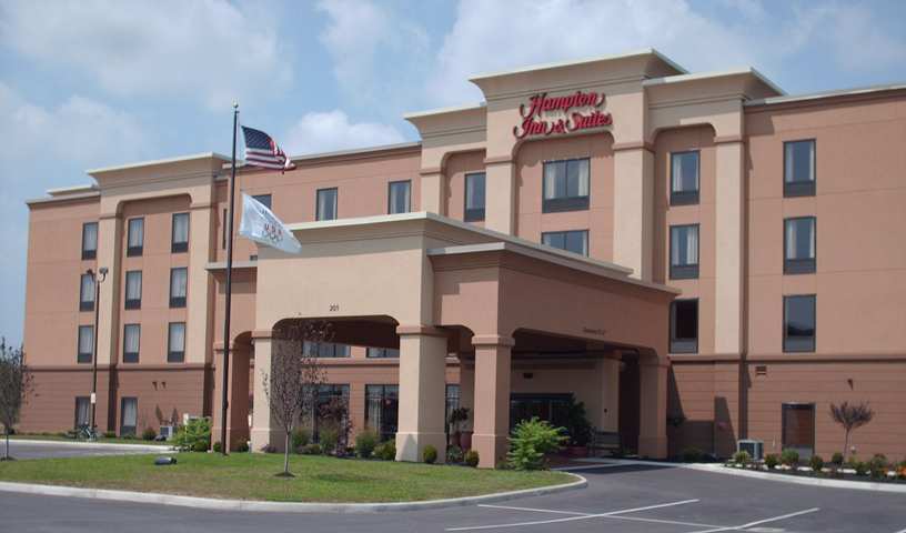 Hampton Inn & Suites Wilmington Exterior photo